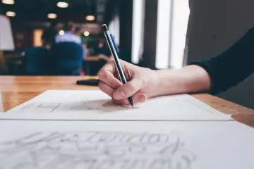 מה הקשר בין כתיבה שיווקית לקידום אתרים?